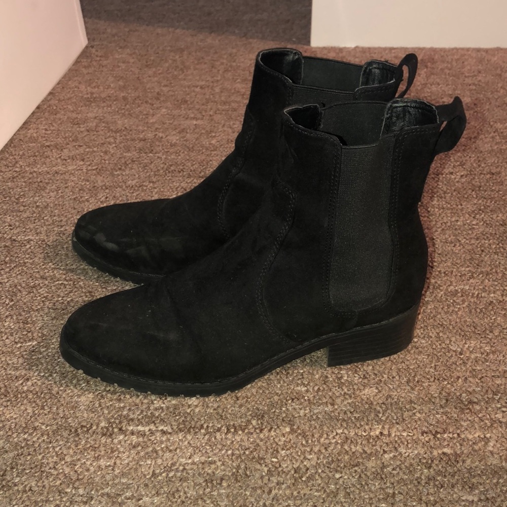 black chelsea boots